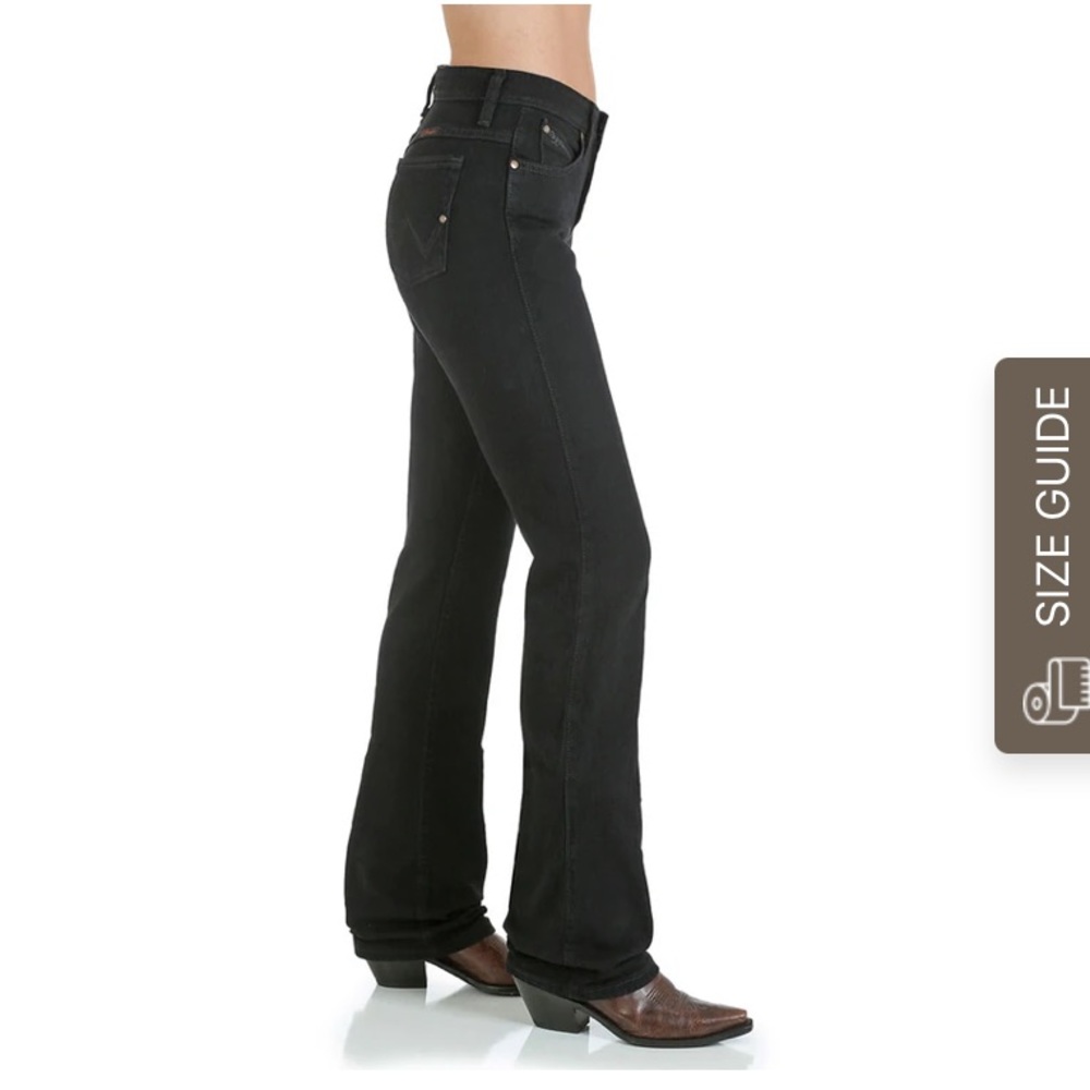 Wrangler Women Ultimate Riding Q-Baby Mid Rise Jeans. Size 5x30